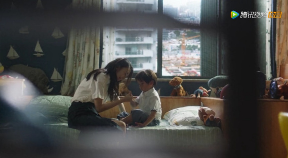 《三十而已》顧佳現(xiàn)實(shí)版中的家